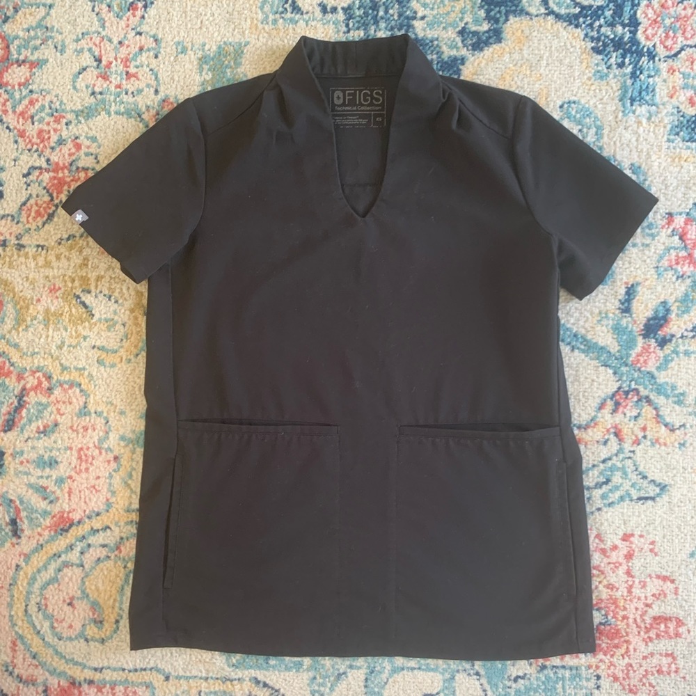 4 pocket scrub top